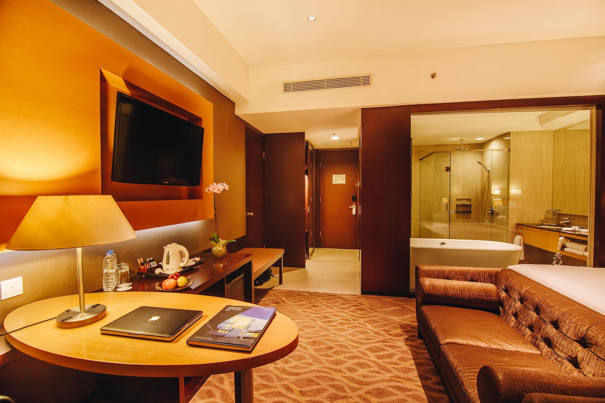 Js Luwansa Hotel & Convention Center Jakarta Exterior foto