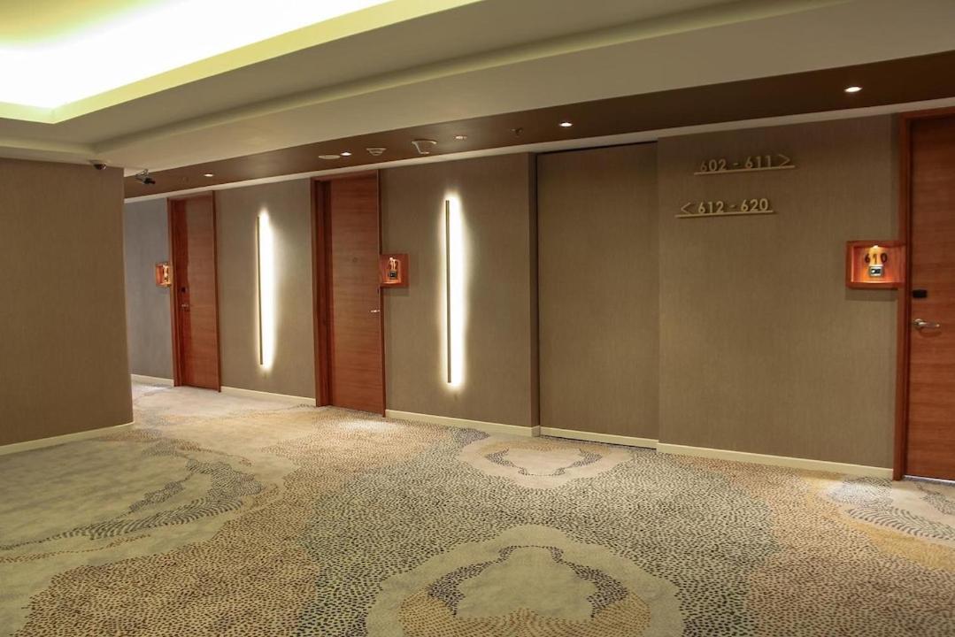 Js Luwansa Hotel & Convention Center Jakarta Exterior foto